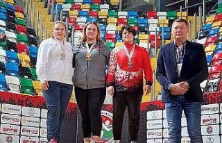 GAÜN’lü öğrenciler atletizm şampiyonasına...