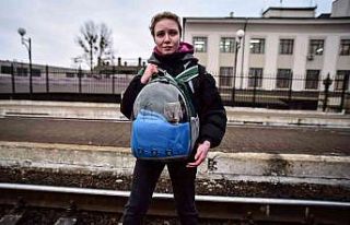 Gecesiyle gündüzüyle Lviv tren istasyonu