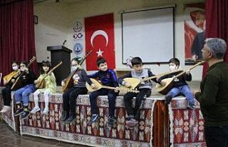 Gediz’de bağlama kursu açıldı