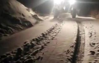 Gercüş’te karda mahsur kalan 9 kişi kurtarıldı