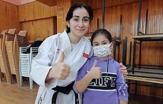 Giresun’un tek kadın karate antrenörü kız çocuklarına...
