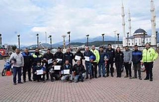Güvenli sürüş eğitimini tamamlayanlara sertifika...