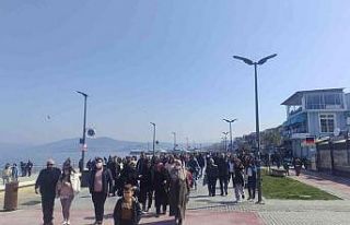 Güzel havayı görenler Mudanya’ya akın etti