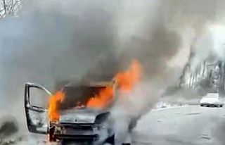 Hafif ticari araç alev topuna döndü