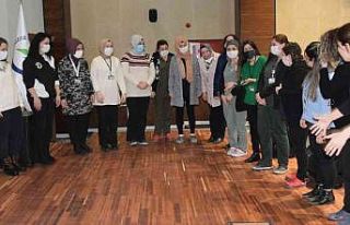 Hastane personeline doğru iletişimin önemi anlatıldı