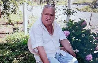 Hastaneye giderken ağaca çarpan araçtaki diyaliz...