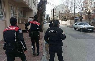 Hırsız zannedilen ev sahibi polisi harekete geçirdi