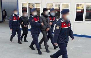 Hırsızlık için girdikleri fabrikada suçüstü...