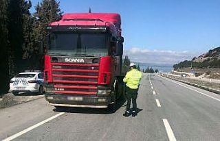 Hız limitine uymayan sürücülere 48 bin 625 TL...