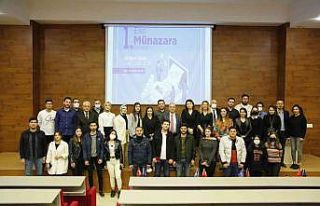 HKÜ öğrencileri öğrenme becerilerini münazaralarla...