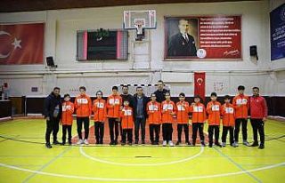 Hokey grup müsabakaları sona erdi