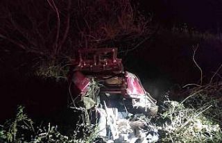 Hurdaya dönen araçtan 2 yaralı çıktı