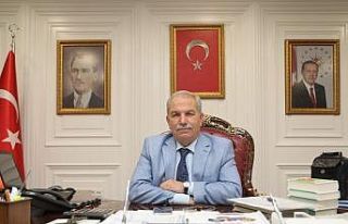 İlkadım’da karla kaplanan yollar ulaşıma açılıyor