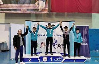 İnegöl Belediye Spor Kulübü sporcuları mindere...