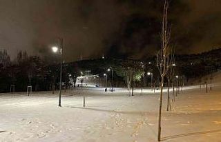 İstanbul Anadolu yakasında sabah saatlerinde kar...