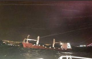 İstanbul Boğazı’nda gemi trafiği çift yönlü...