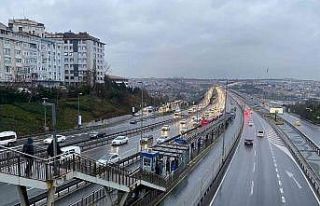 İstanbul güne yağmurla uyandı
