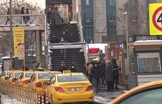 İstanbul’da kar tatili dönüşü vatandaşlar...