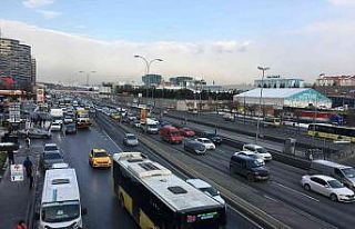 İstanbul’da kar tatilinin ardından trafik yoğunluğu...