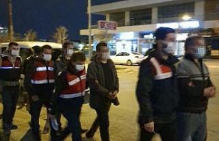 İzmir merkezli FETÖ operasyonunda 87 şüpheli gözaltında