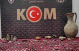 İzmir’de 631 adet tarihi eser ele geçirildi