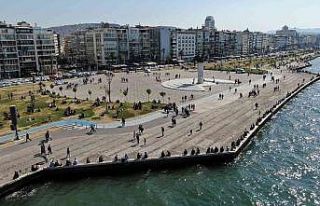 İzmir’de hava ısındı; vatandaşlar Kordonboyu’na...