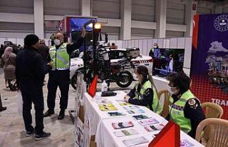 Jandarma ekipleri 13 bin traktör sürücüsüne ’trafik...