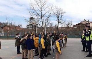 Jandarmadan genç yaşta trafik eğitimi