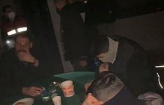 Jandarmayı görünce kumarhanenin ışıklarını...