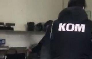 Kaçak sigara sarma makinası üreten 2 kişi yakalandı