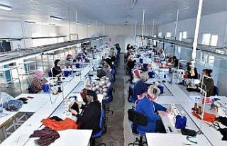 Kadınlar bu merkezde tekstilin inceliklerini öğreniyorlar