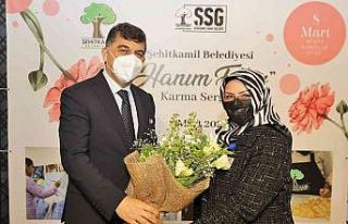 Kadınlar, ürettikleri eserleri beğeniye sundu