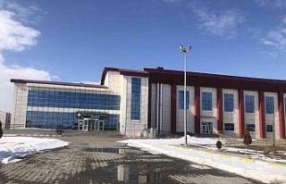 Kafkas Üniversitesi Olimpik Yüzme Havuzu’nun durumu...