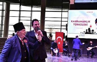 Kahramanlık türküleri coşturdu