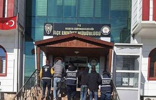 Kahta’daki ev hırsızları tutuklandı