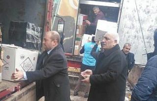 Kamplarda yaşayan vatandaşlara giyecek yardımı