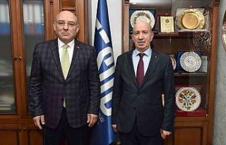 Kamyoncular nakliye sektörüne yönelik akaryakıtta...