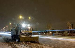 Kar yağışı nedeniyle zincirsiz ve kar lastiksiz...