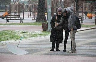 Kar yağışı Samsun’u etkisi altına aldı