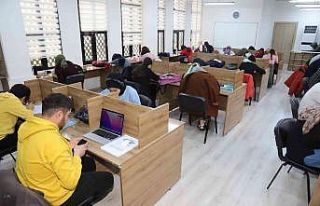 Karaköprü okuma evlerinde hizmet saatleri uzadı