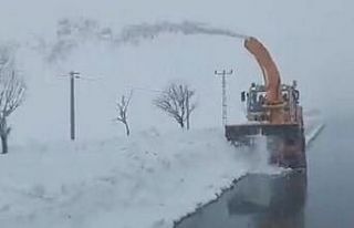 Karayolları ekiplerinin kar mesaisi