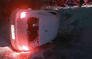Karda kayan araç şarampole yuvarlandı: 4 yaralı