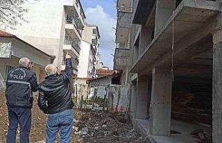 Karı-koca uyurken eve hırsız girdi