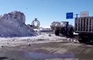 Karlıova’da kar çilesi sürüyor