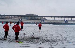 Kars 36 Spor Artvin Çoruh karşılaşması hazırlıklarını...