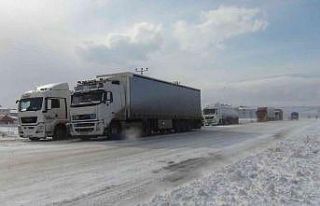 Kars’ta 382 köyün 173’ünün yolu ulaşıma...