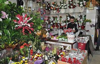 Kars’ta Çiçekçilerde ’8 Mart’ yoğunluğu