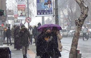 Kars’ta eğitime kar engeli