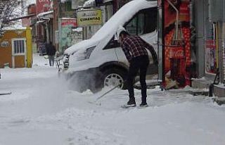 Kars’ta kar ve tipi hayatı olumsuz etkiliyor