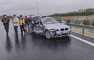 Kayganlaşan otoyolda feci kaza: 1 ölü, 3 yaralı